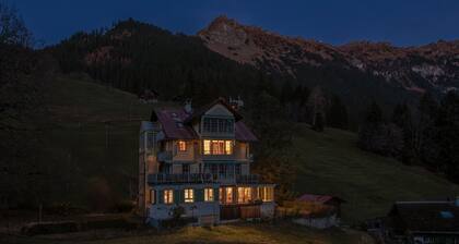 Chalet Hunnenfluh Garden Apartment
