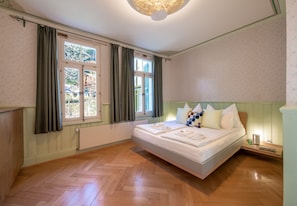 2 chambres, fer et planche à repasser, Wi-Fi gratuit, draps fournis
