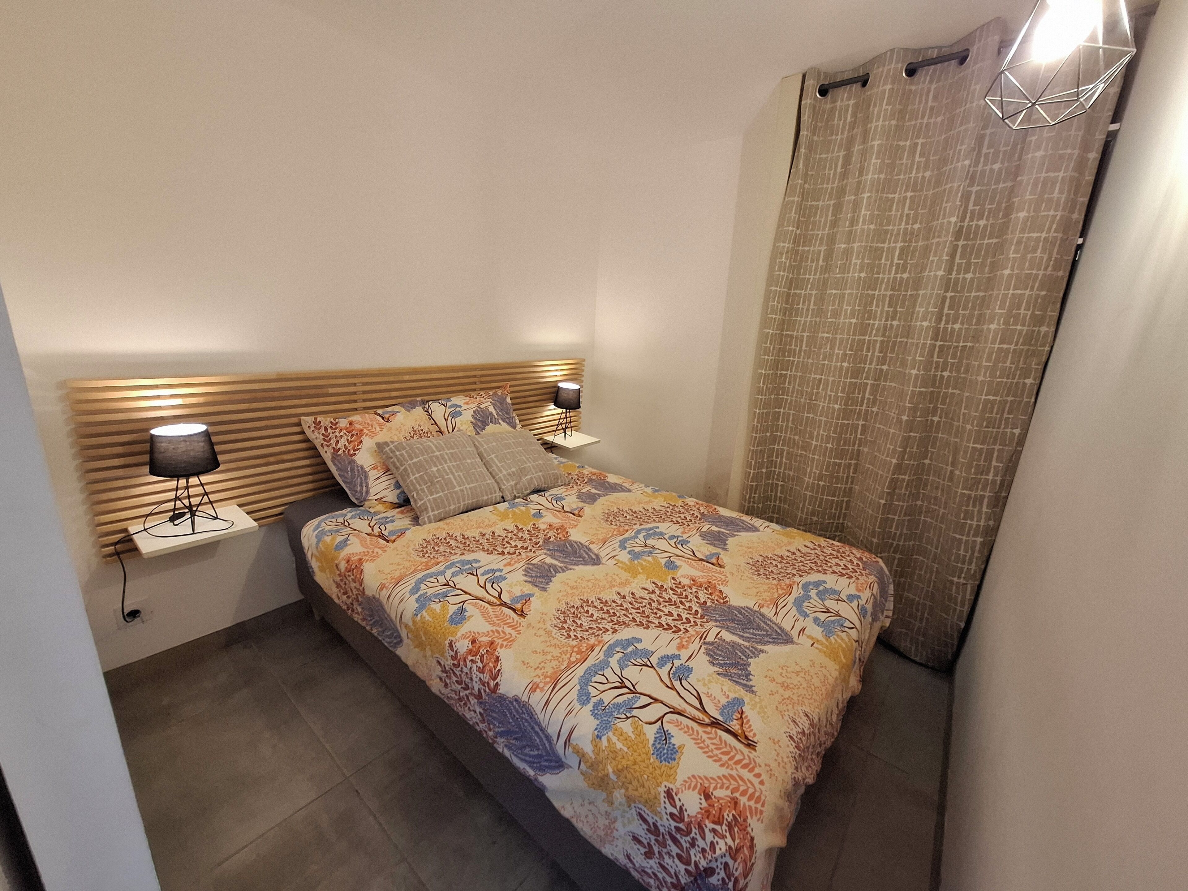 1 chambre, fer et planche à repasser, Wi-Fi, draps fournis