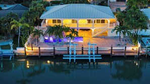 Unclassified image, 5 of 43, button