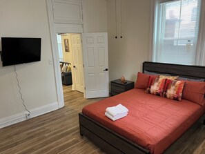 2 makuuhuonetta, silitysrauta/-lauta, Wi-Fi, vuodevaatteet