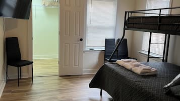 2 bedrooms, iron/ironing board, WiFi, bed sheets
