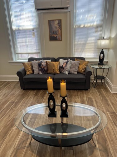 Outstanding spacious 2-bedroom Apt in downtown Cincinnati with many amenities