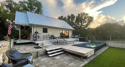Country setting. Pool house just 10 minutes from ND campus and SBN airport.