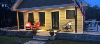 Country setting. Pool house just 10 minutes from ND campus and SBN airport.