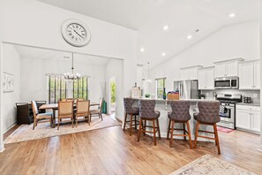 Unclassified image, 3 of 31, button - Light & Bright 3BR | Golf Resort | Near Beach (Myrtle Beach)