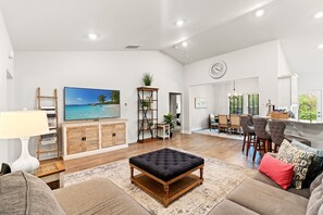 Unclassified image, 5 of 31, button - Light & Bright 3BR | Golf Resort | Near Beach (Myrtle Beach)