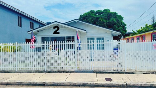 Best Value Independent Bedroom and Bathrom in Little Havna, Miami b2