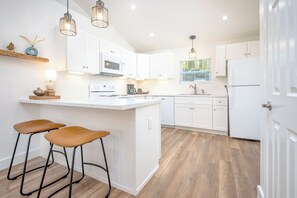 Mikrowelle, Ofen, Herdplatte, Geschirrspüler