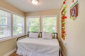 ハウス ベッド (複数台) パティオ ガーデンビュー (Lakeview Lodge) | 客室ごとに異なる装飾、客室ごとに異なるインテリア、ベッドシーツ