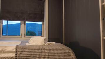 2 bedrooms, WiFi, bed sheets