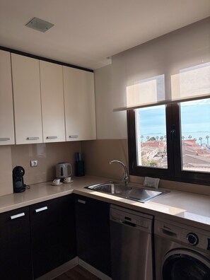 Leilighet – deluxe, balkong | Eget kjøkken | Kjøleskap, mikrobølgeovn, ovn og kokeplater