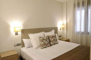 Iron/ironing board, free WiFi - ApartaHotel Punta Calera (Los Alcázares)