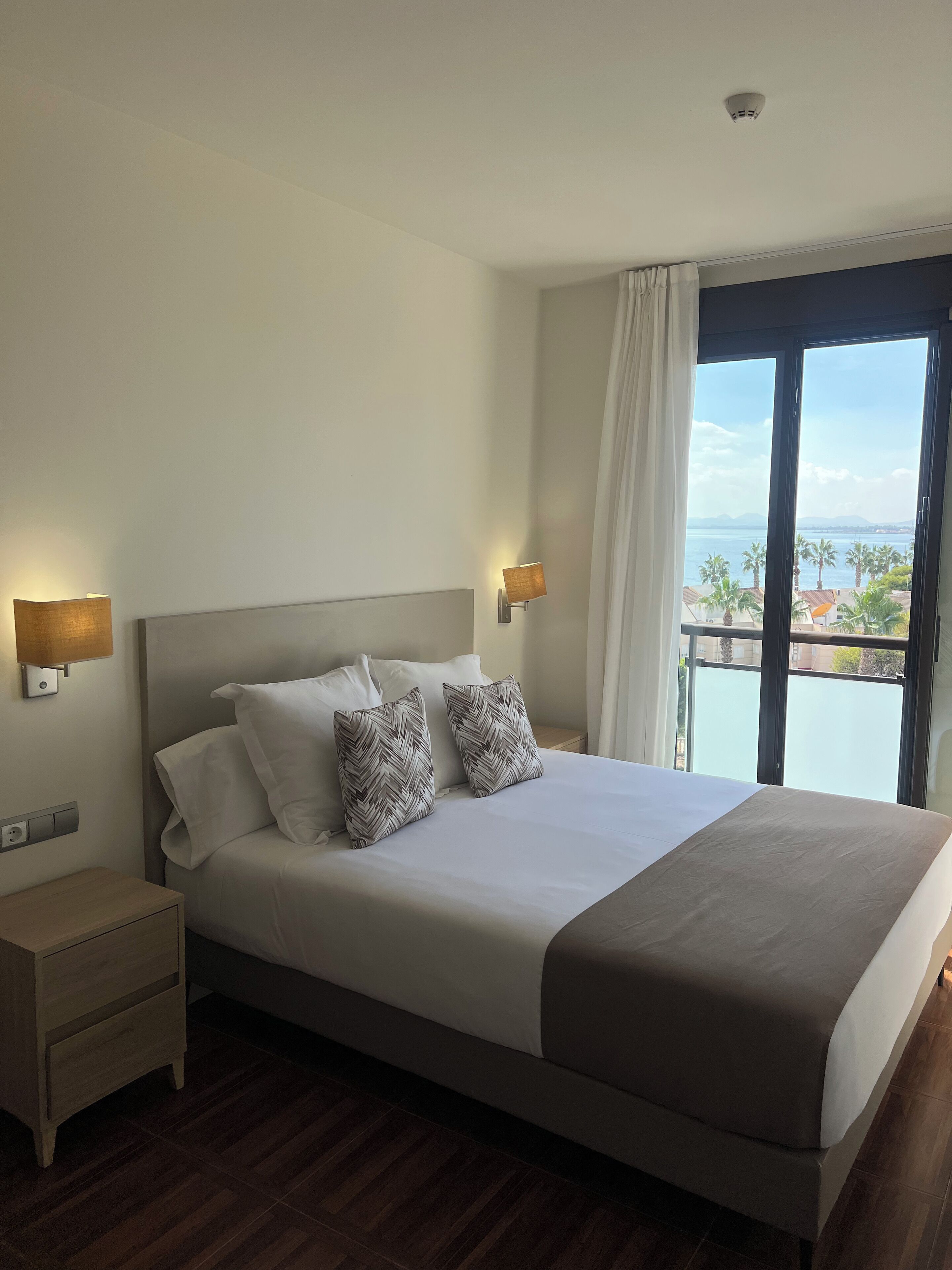 Appartement Confort, 2 chambres, vue sur la mer | Fer et planche à repasser, accès au Wi-Fi (inclus)