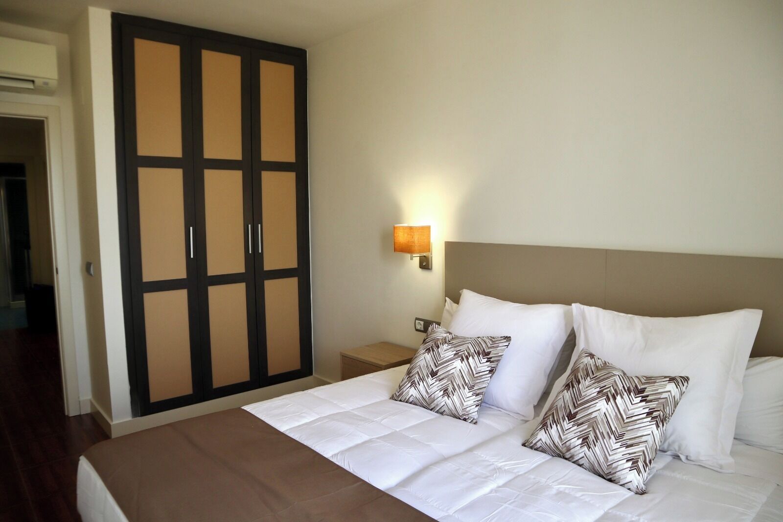 Iron/ironing board, free WiFi