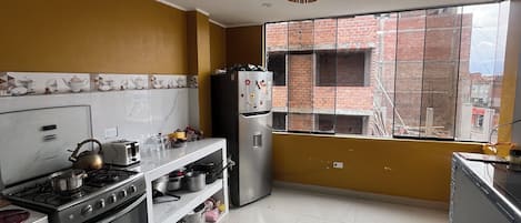 Horno, placa de cocina y lavavajillas