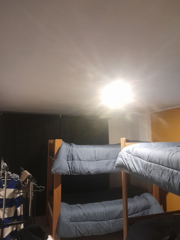 7 slaapkamers, een strijkplank/strijkijzer, wifi, beddengoed