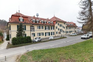 Esterni