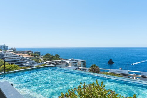 Seaside Escape by Atlantic Holiday