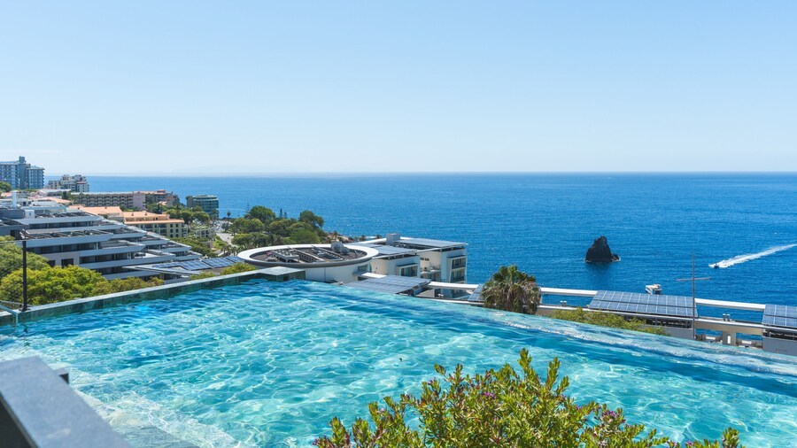 Seaside Escape by Atlantic Holiday