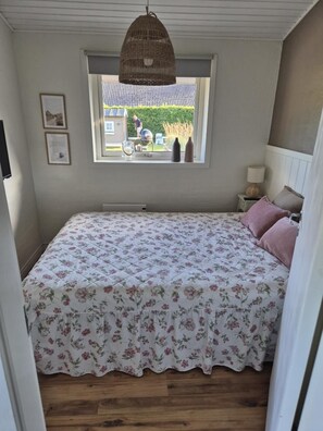 4 bedrooms, iron/ironing board, free WiFi, wheelchair access - Birkehytten for families, close to beach and nature. ✨Experience our beautiful vacation home! (Sydals)