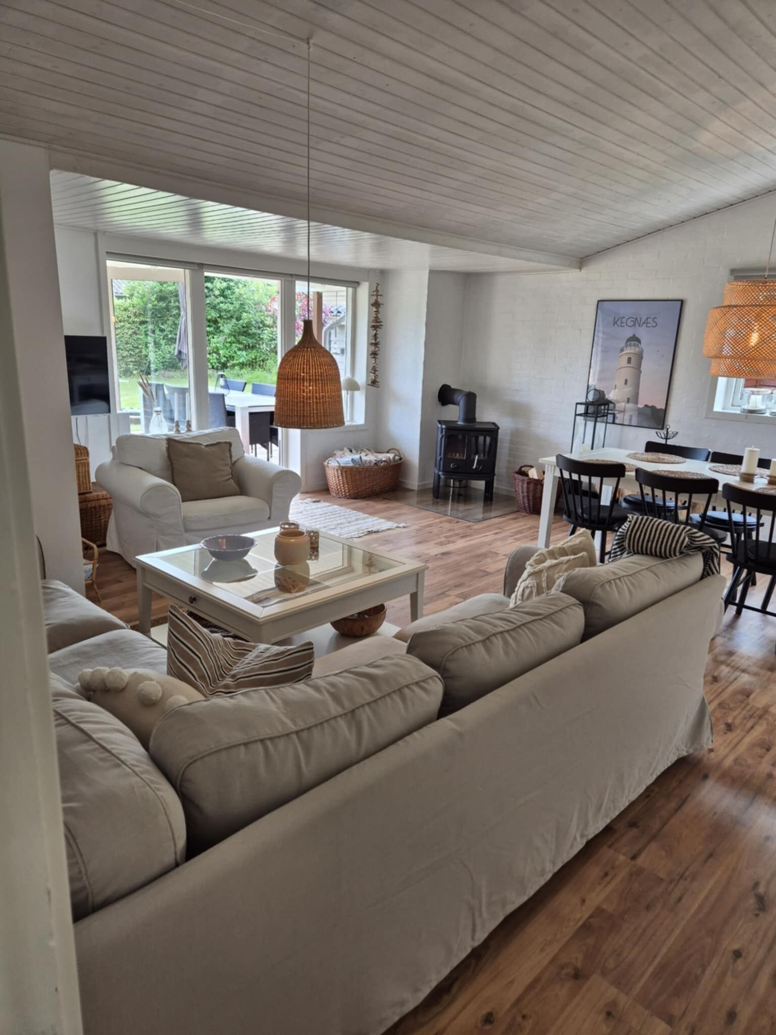 تلفزيون ذكي، مدفأة، ستيريو