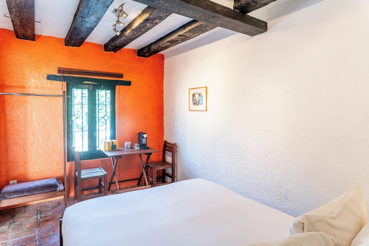 Habitación urbana, 1 habitación, vista a la ciudad | Caja de seguridad en la habitación, cortinas blackout y insonorización