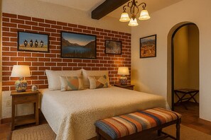 Comfort Room, City View