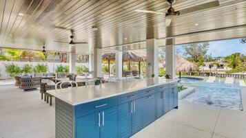 Ulkouima-allas, lämmitetty uima-allas