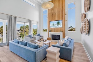 Smart-TV, Kamin, Tischtennisplatte