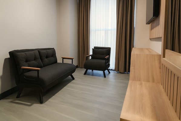 In-room safe, iron/ironing board, free WiFi