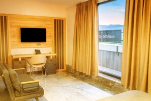 In-room safe, iron/ironing board, free WiFi