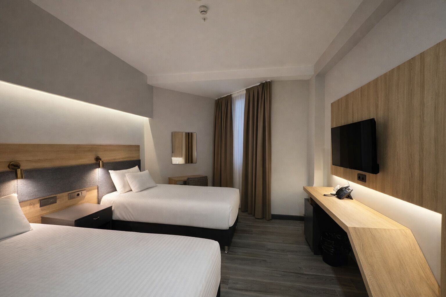 Ropa de cama de alta calidad y minibar 