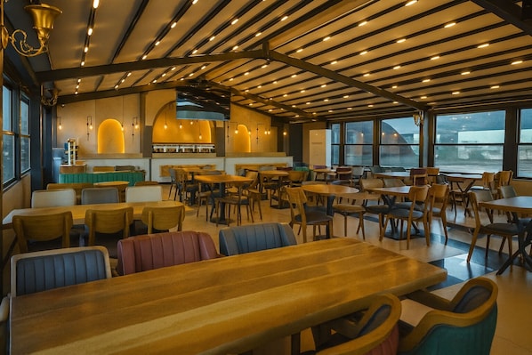 Daily buffet breakfast (EUR 25 per person)