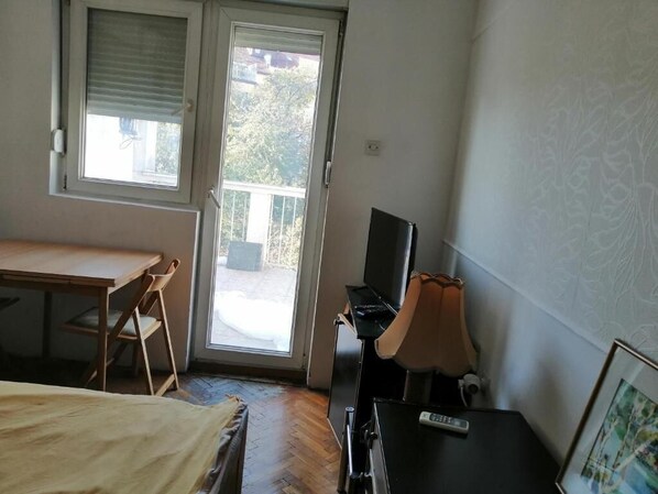 Iron/ironing board, free WiFi