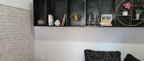Basic Apartment, Balcony, Park View | Living area