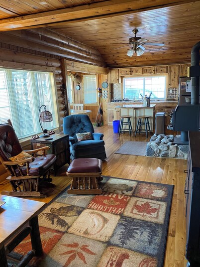 Bear's Den Cabin 2 bd/1ba Leech Lake recreation.  Cozy year round cabin.