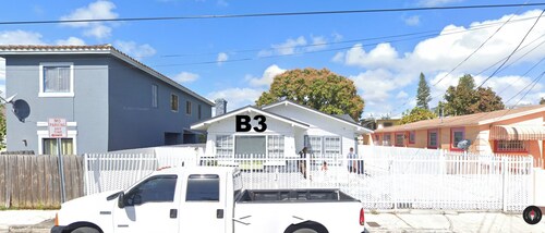 Affordable Private Bedroom & Bathroom with AC in vibrant LittleHavana, Miami