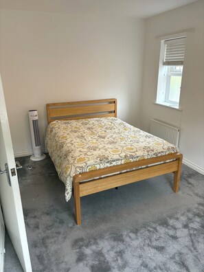 3 quartos, ferros/tábuas de passar roupa, Wi-Fi de cortesia