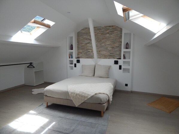 1 bedroom, iron/ironing board, bed sheets