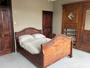 2 chambres, fer et planche à repasser, Wi-Fi, literie fournie
