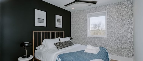 4 bedrooms, desk, iron/ironing board, travel crib