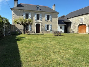 Exterior - Town house near Pau (Boeil-Bezing)