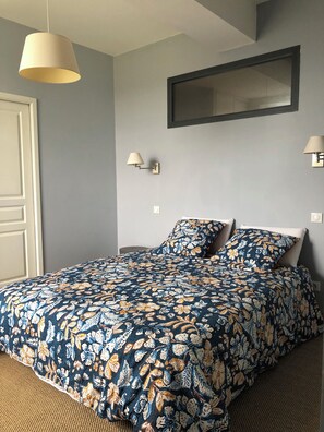 3 quartos, ferros/tábuas de passar roupa, berço de viagem, Wi-Fi