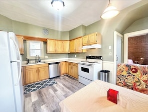 Microwave, oven, stovetop, dishwasher