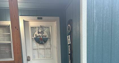 Chic tiny house with 2 bedrooms and 2 bathrooms. Perfect for an overnight stay.