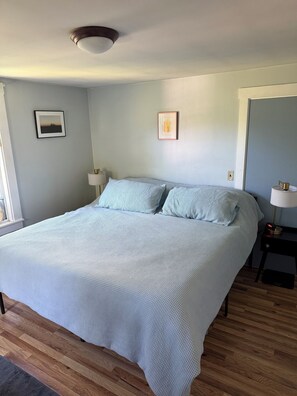 3 bedrooms, WiFi, bed sheets - Charming, family-friendly 3-bedroom house in the smallest Capitol City. (Montpelier)