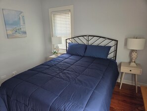 3 bedrooms, desk, iron/ironing board, free WiFi