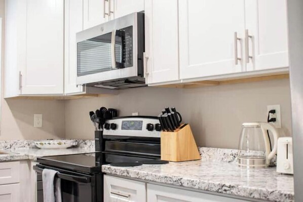 Microwave, dishwasher
