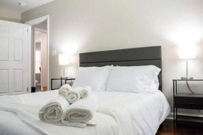 2 chambres, fer et planche à repasser, Wi-Fi, draps fournis